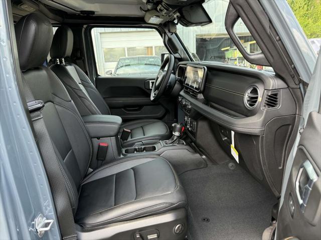 new 2025 Jeep Gladiator car, priced at $41,600