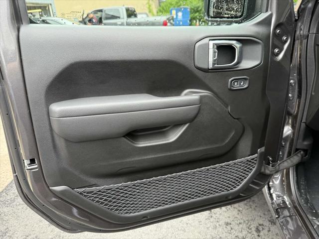 new 2025 Jeep Wrangler car, priced at $32,508