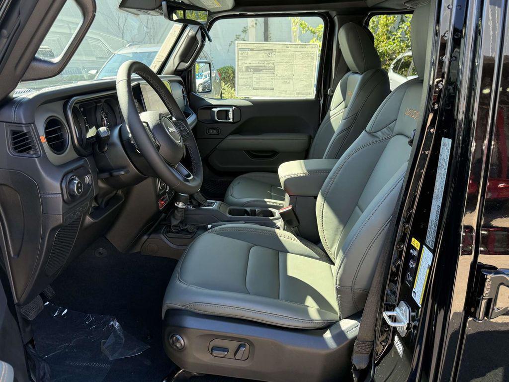 new 2025 Jeep Gladiator car, priced at $50,120