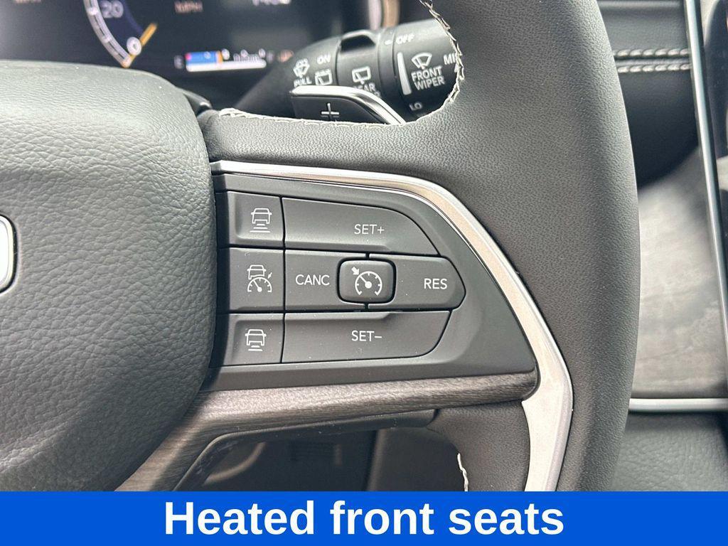 new 2025 Jeep Grand Cherokee car, priced at $40,877