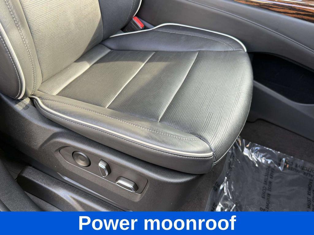 used 2022 Cadillac Escalade ESV car, priced at $58,995