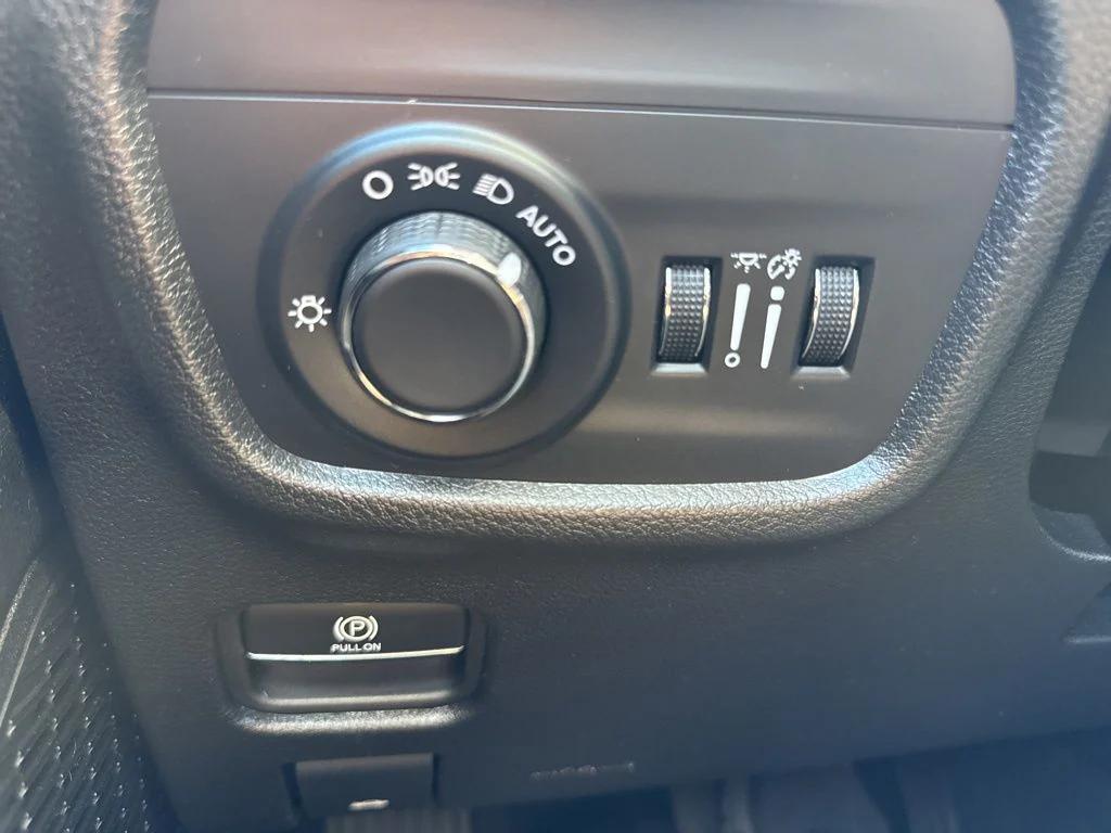 used 2025 Jeep Grand Cherokee L car, priced at $37,800