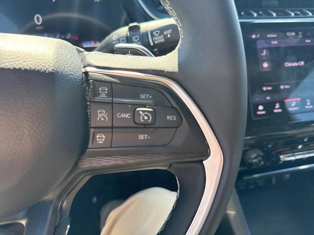 used 2025 Jeep Grand Cherokee L car, priced at $37,800