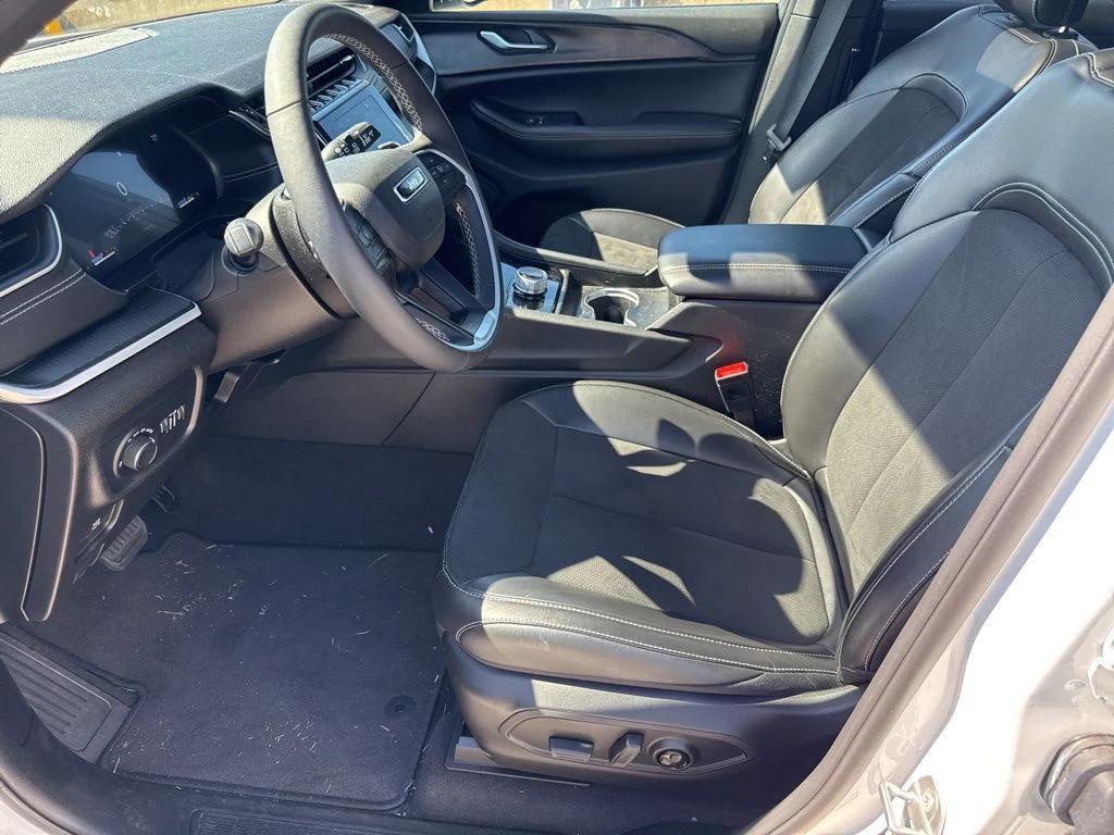 used 2025 Jeep Grand Cherokee L car, priced at $37,800