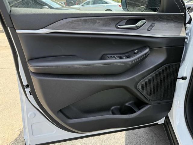 new 2025 Jeep Grand Cherokee L car, priced at $45,199