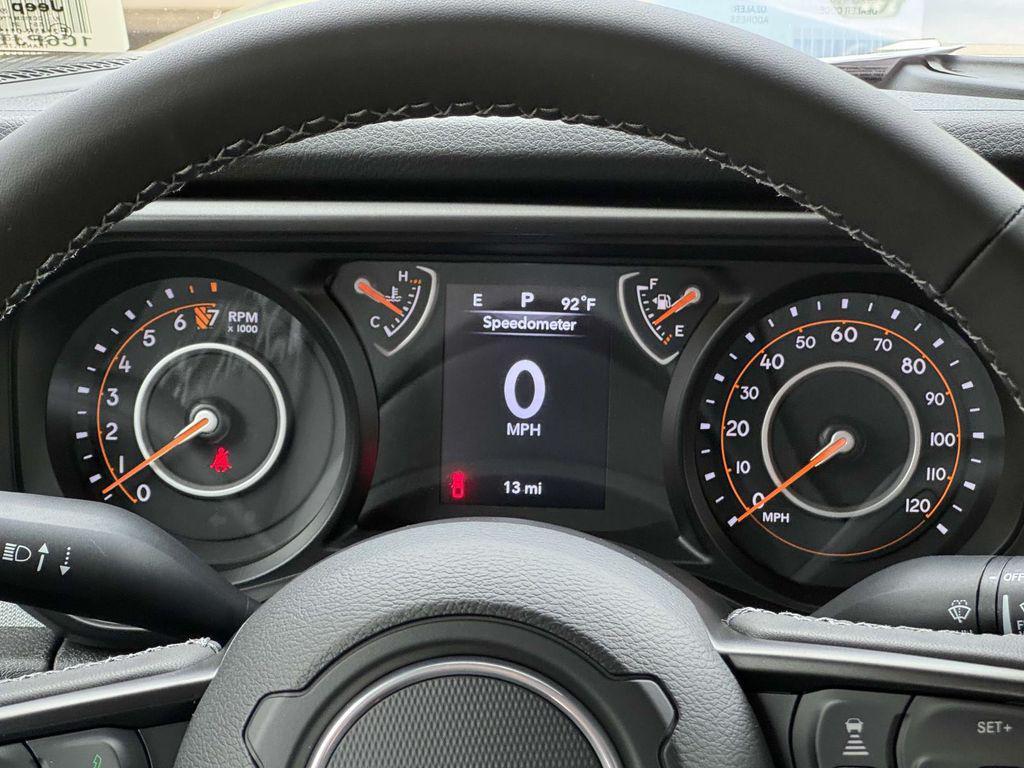 new 2025 Jeep Gladiator car, priced at $38,178