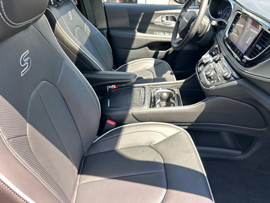 new 2026 Chrysler Pacifica car, priced at $46,393