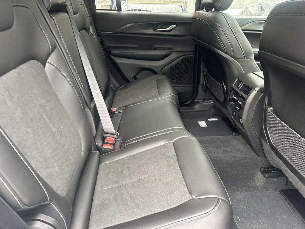 new 2025 Jeep Grand Cherokee car, priced at $35,819