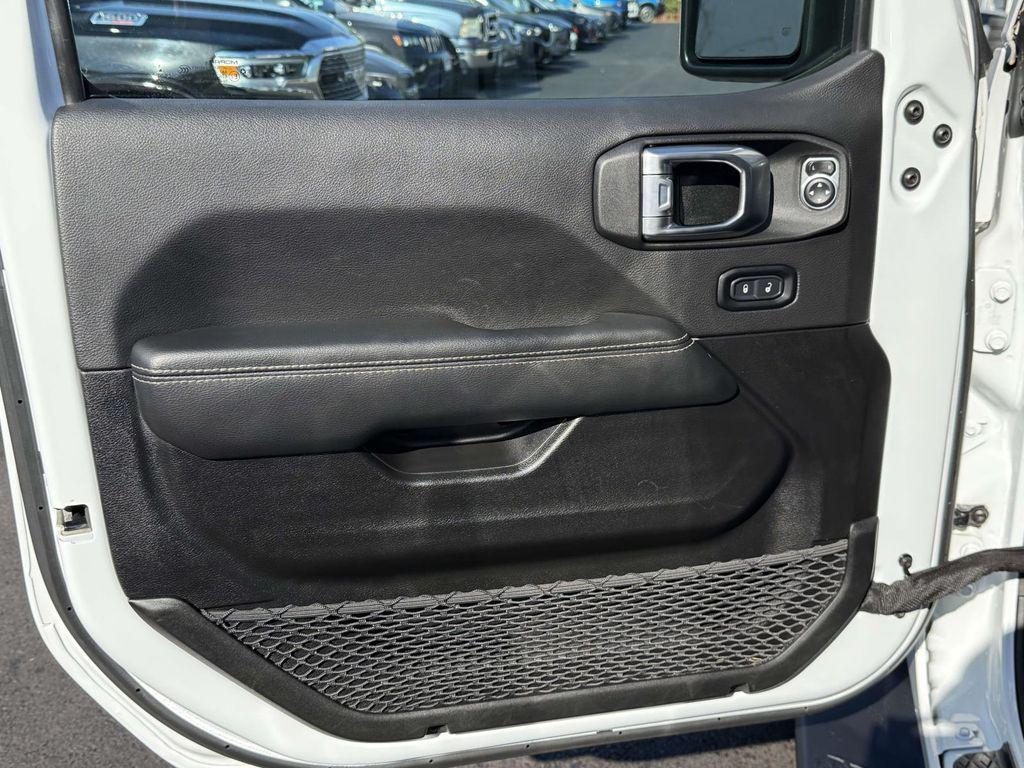 used 2022 Jeep Gladiator car, priced at $32,995
