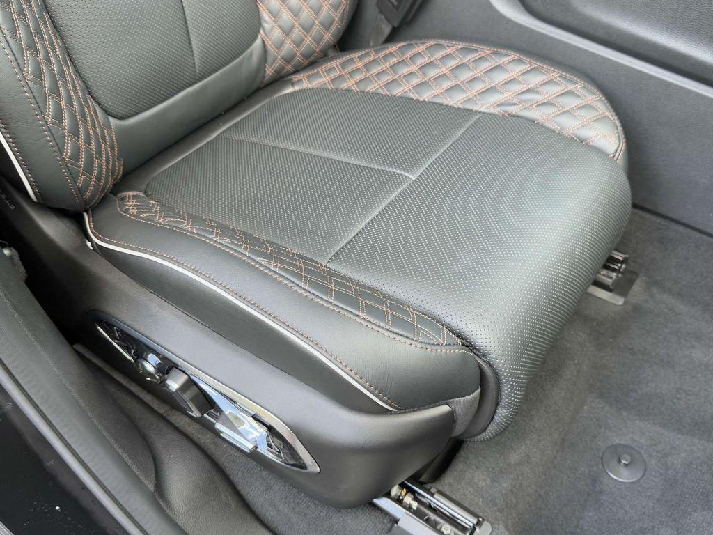new 2025 Jeep Grand Cherokee car, priced at $54,395