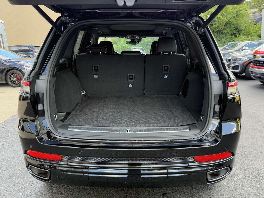 new 2025 Jeep Grand Cherokee car, priced at $54,395