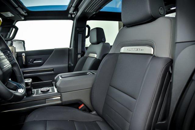 new 2025 GMC HUMMER EV Pickup car