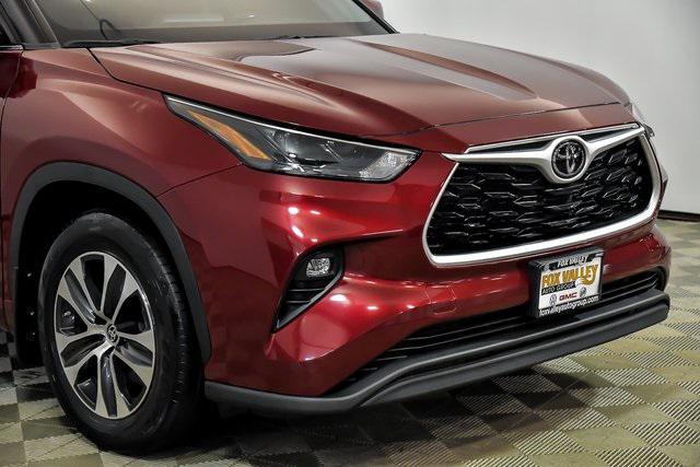 used 2022 Toyota Highlander car, priced at $36,690