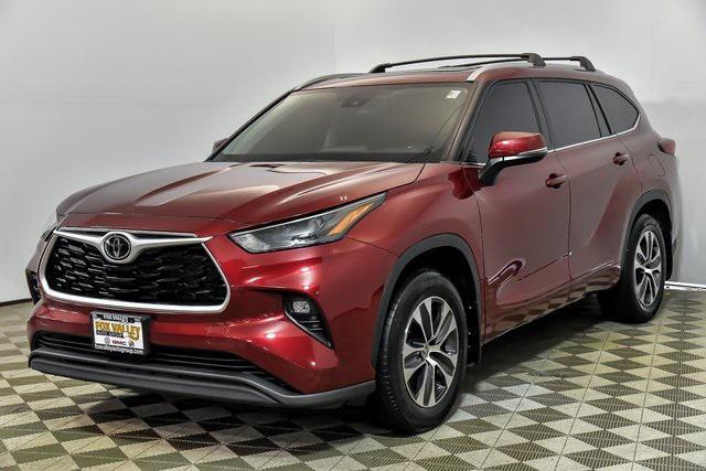 used 2022 Toyota Highlander car, priced at $36,690