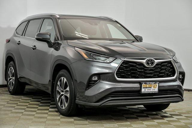 used 2021 Toyota Highlander car, priced at $33,495