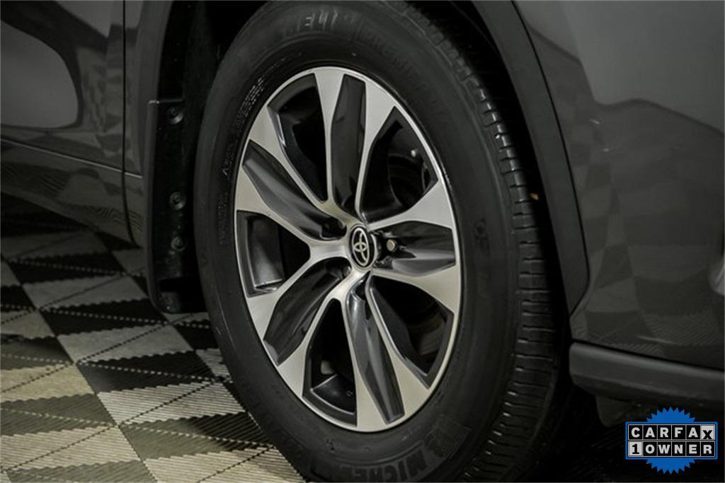 used 2021 Toyota Highlander car, priced at $32,990