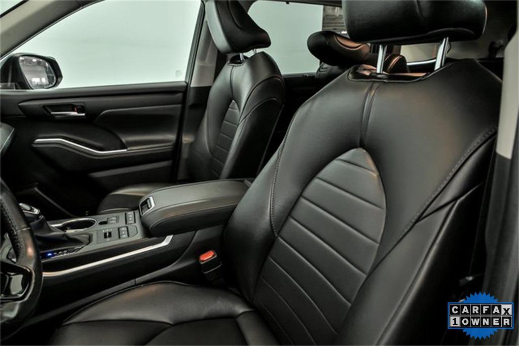 used 2021 Toyota Highlander car, priced at $32,990
