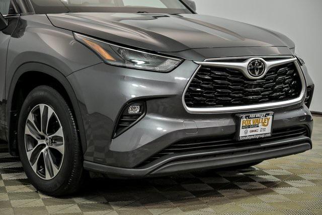 used 2021 Toyota Highlander car, priced at $33,495