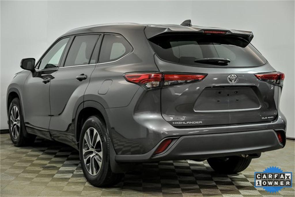 used 2021 Toyota Highlander car, priced at $32,990