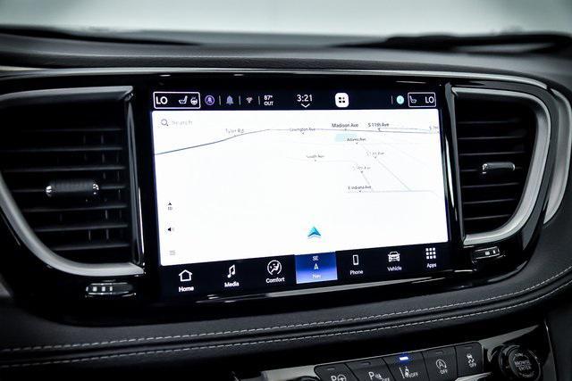 used 2023 Chrysler Pacifica car, priced at $41,290