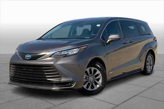 used 2021 Toyota Sienna car, priced at $30,351