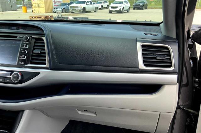 used 2019 Toyota Highlander car, priced at $24,693