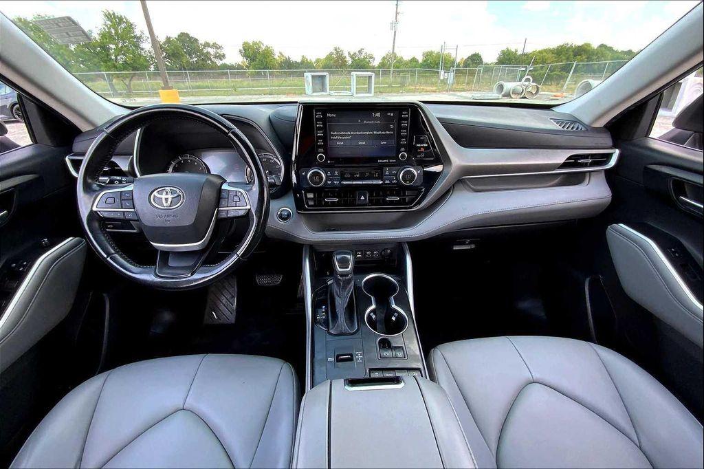 used 2022 Toyota Highlander car, priced at $31,994