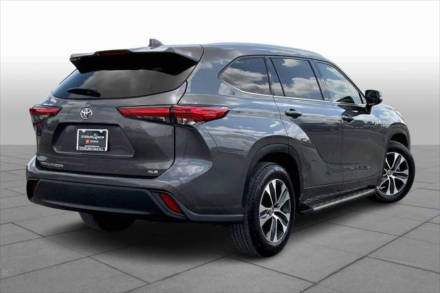 used 2021 Toyota Highlander car, priced at $28,866