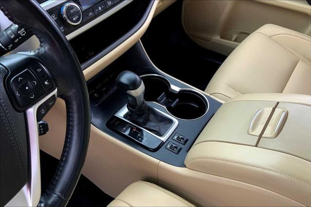 used 2018 Toyota Highlander car, priced at $26,836