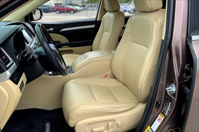 used 2018 Toyota Highlander car, priced at $26,836