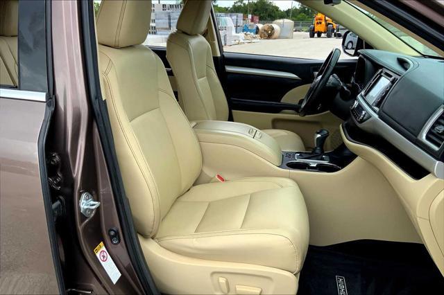used 2018 Toyota Highlander car, priced at $26,836