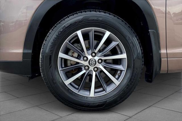 used 2018 Toyota Highlander car, priced at $26,836