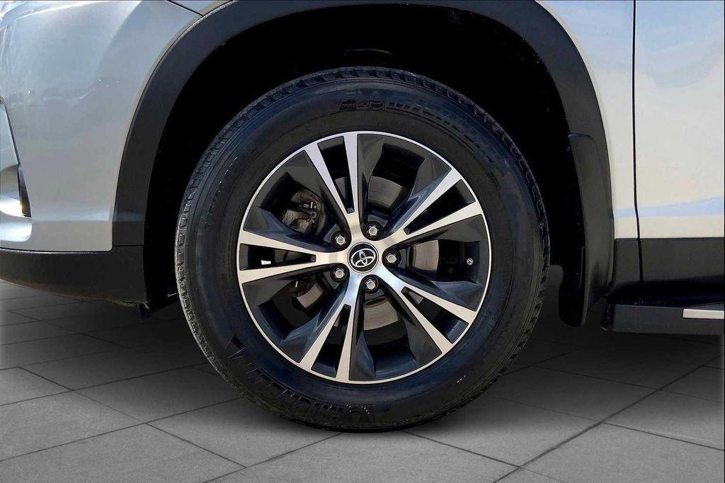 used 2019 Toyota Highlander car, priced at $22,765