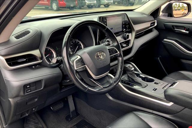 used 2022 Toyota Highlander car, priced at $32,488