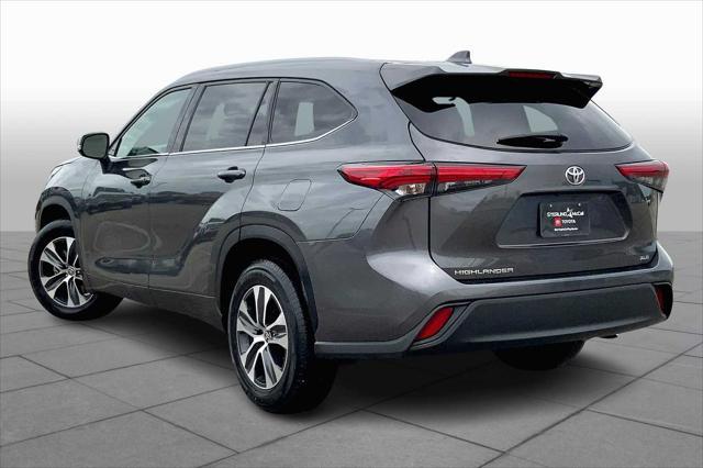 used 2022 Toyota Highlander car, priced at $32,488