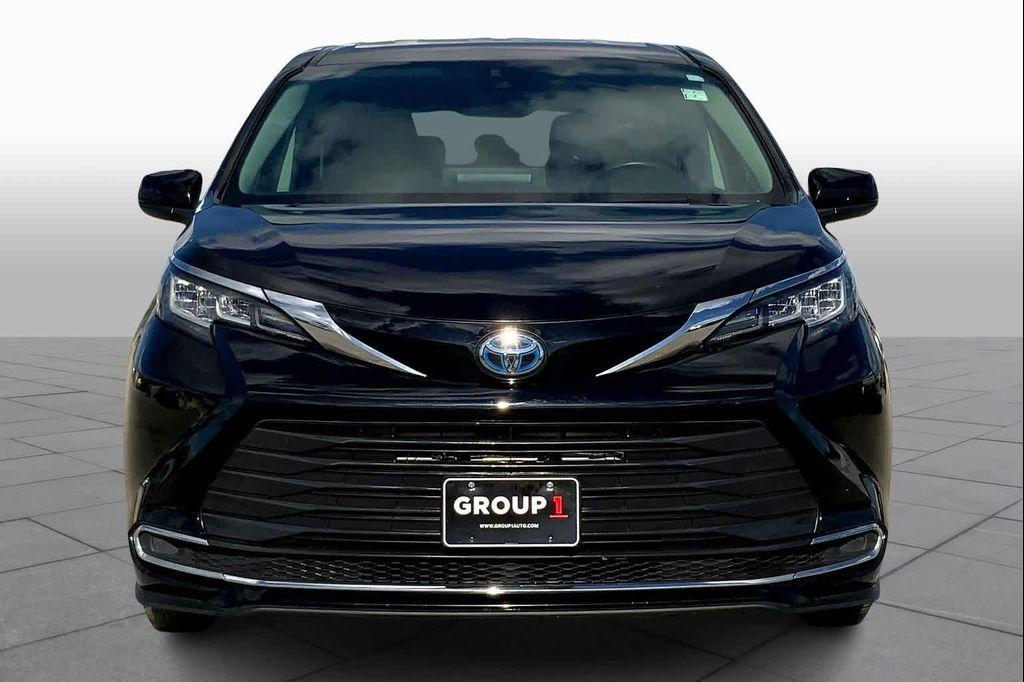 used 2022 Toyota Sienna car, priced at $30,499