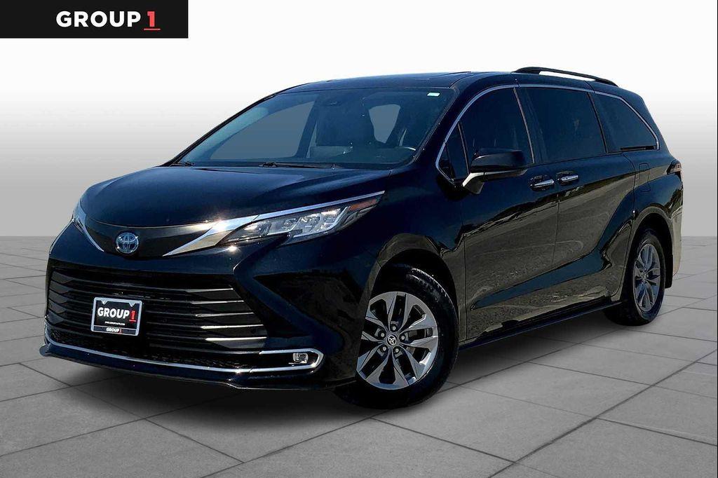 used 2022 Toyota Sienna car, priced at $30,984