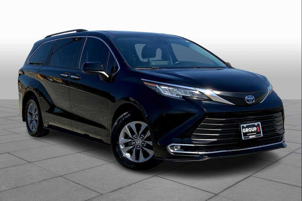 used 2022 Toyota Sienna car, priced at $30,984