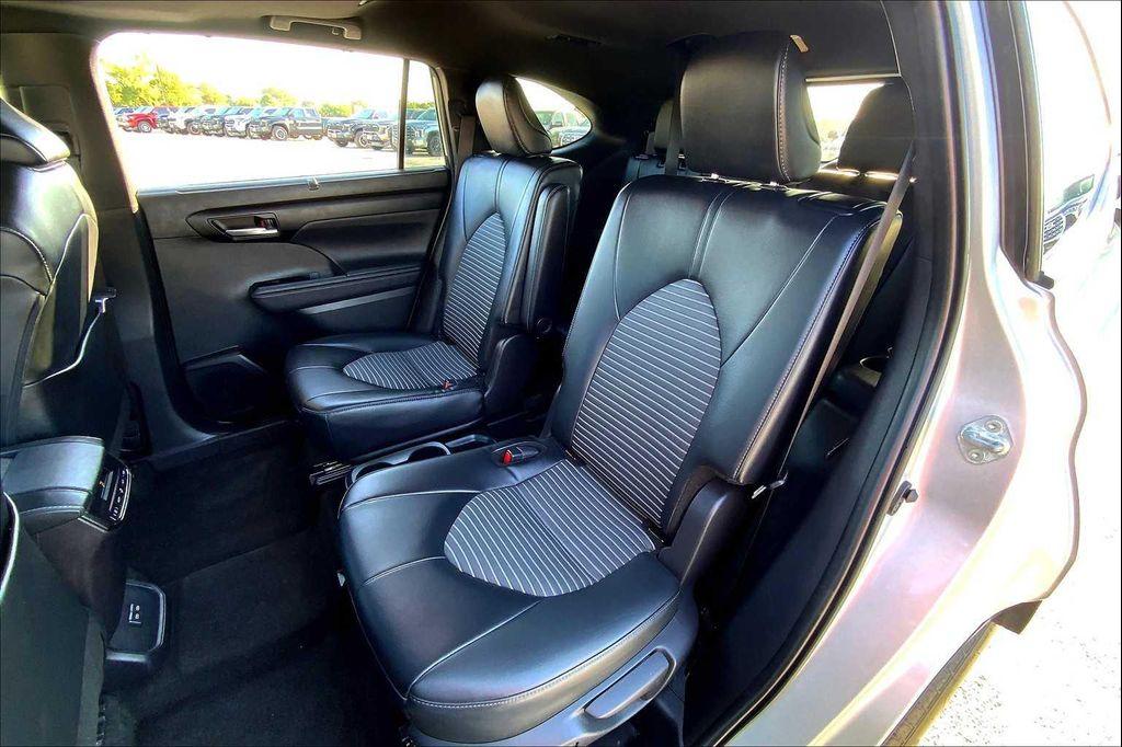 used 2024 Toyota Highlander car, priced at $39,312