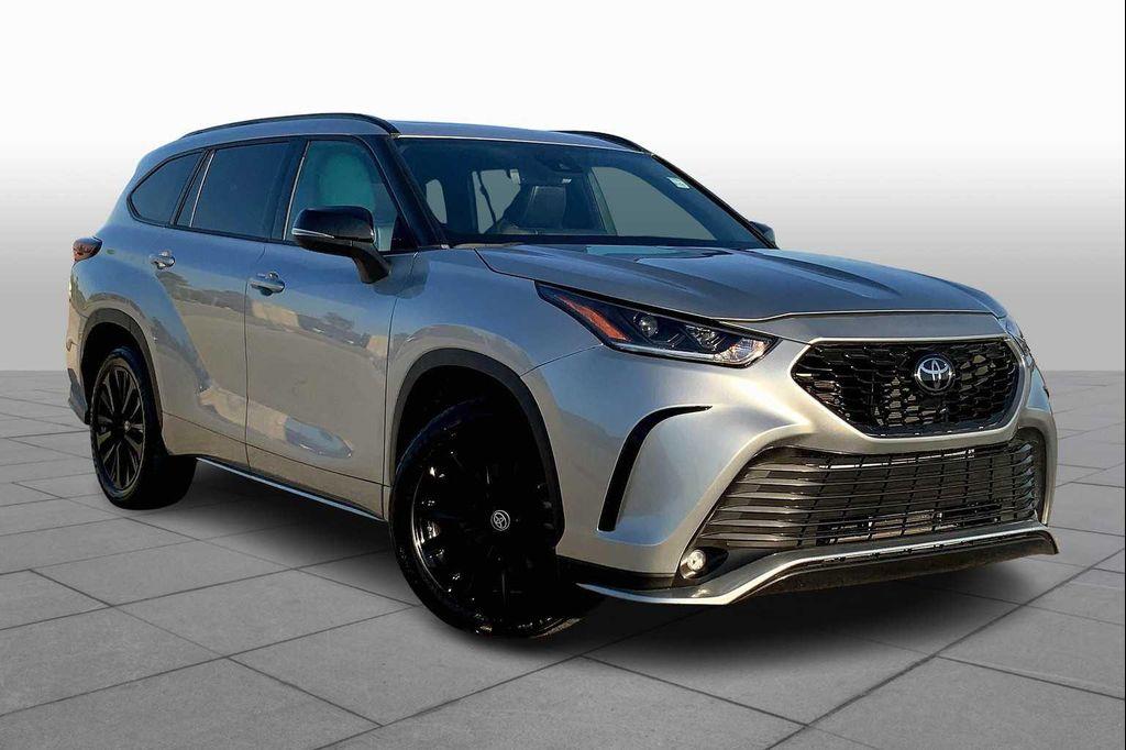 used 2024 Toyota Highlander car, priced at $39,312