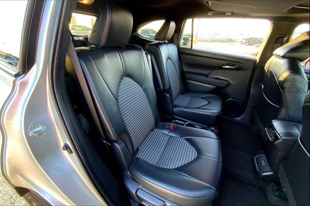 used 2024 Toyota Highlander car, priced at $39,312