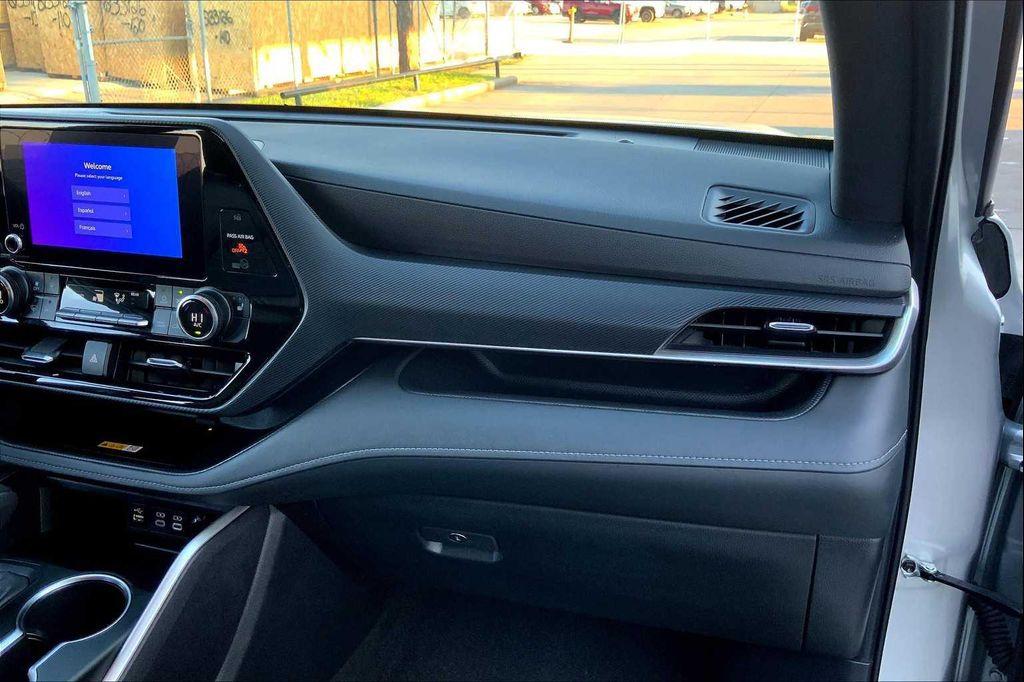used 2024 Toyota Highlander car, priced at $39,312