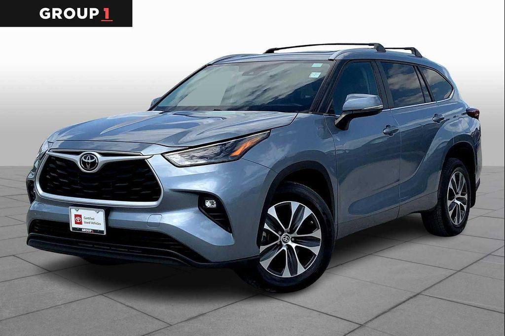used 2023 Toyota Highlander car, priced at $36,995