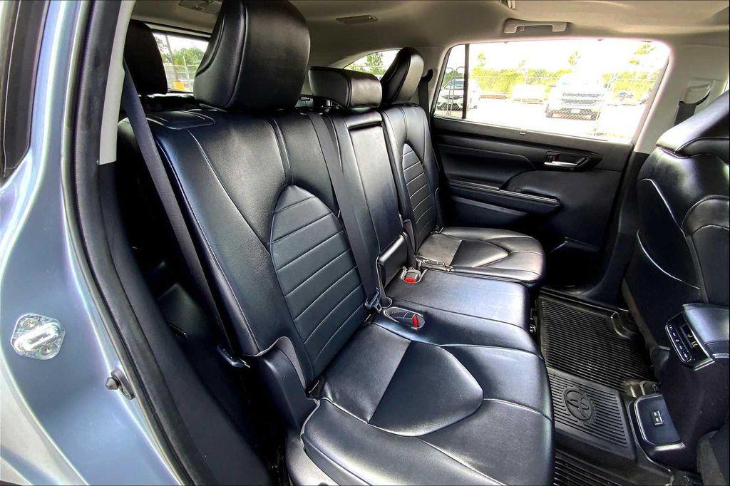 used 2023 Toyota Highlander car, priced at $36,995