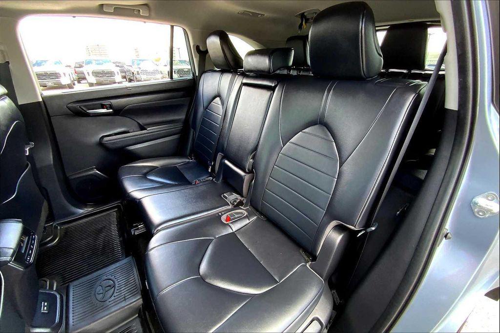 used 2023 Toyota Highlander car, priced at $36,995