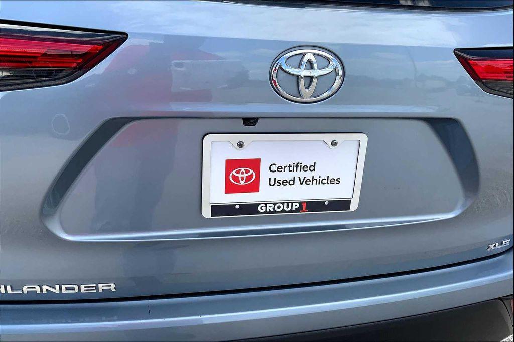 used 2023 Toyota Highlander car, priced at $36,995