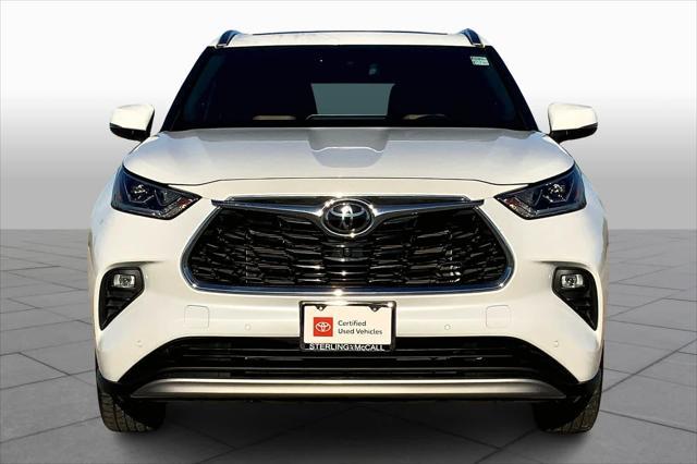 used 2022 Toyota Highlander car, priced at $41,922