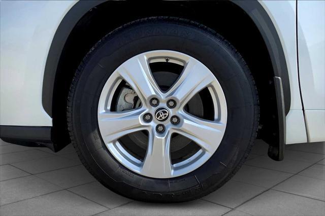 used 2023 Toyota Highlander car, priced at $31,992