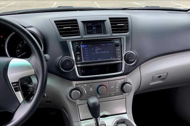 used 2013 Toyota Highlander car, priced at $12,499