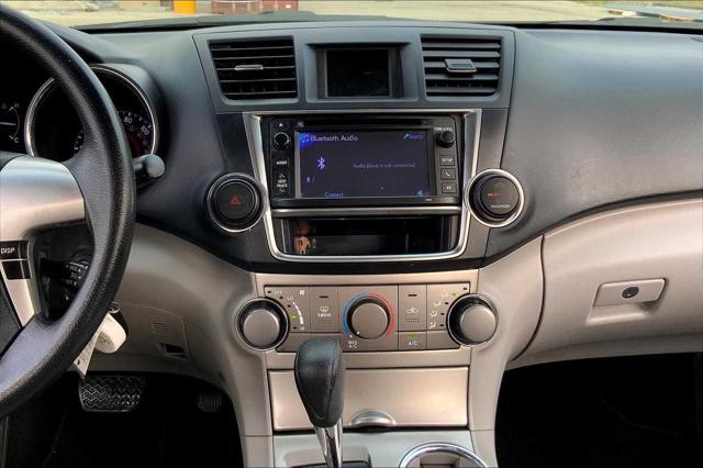 used 2013 Toyota Highlander car, priced at $11,900